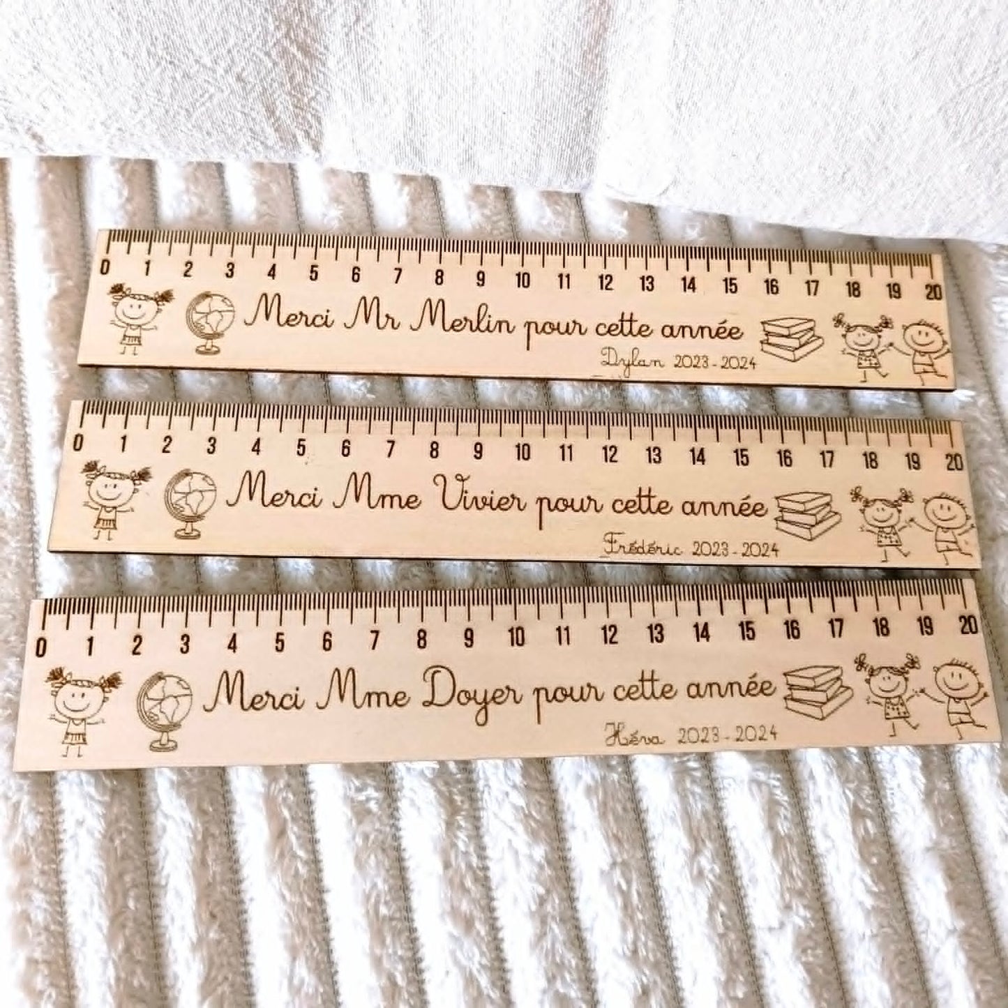 Règles en bois personnalisées